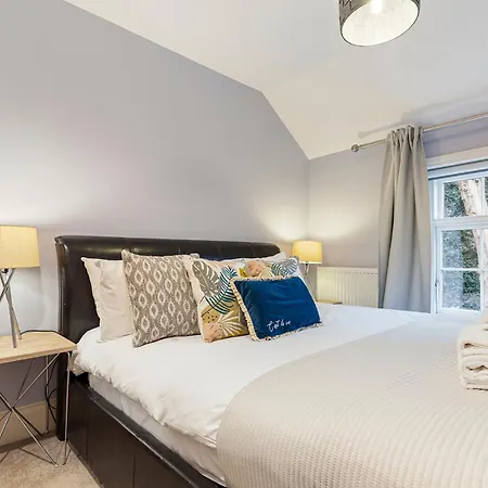 No 1 - Laurel - Pass The Keys *