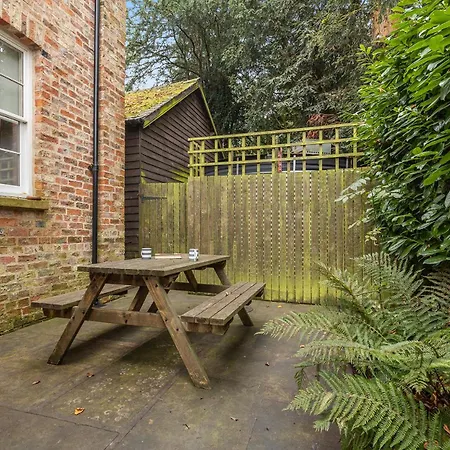Pass The Keys No. 1 - Laurel Holiday home *
