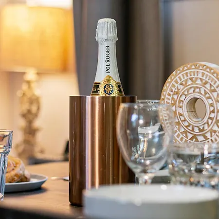 No 1 - Laurel - Pass The Keys *